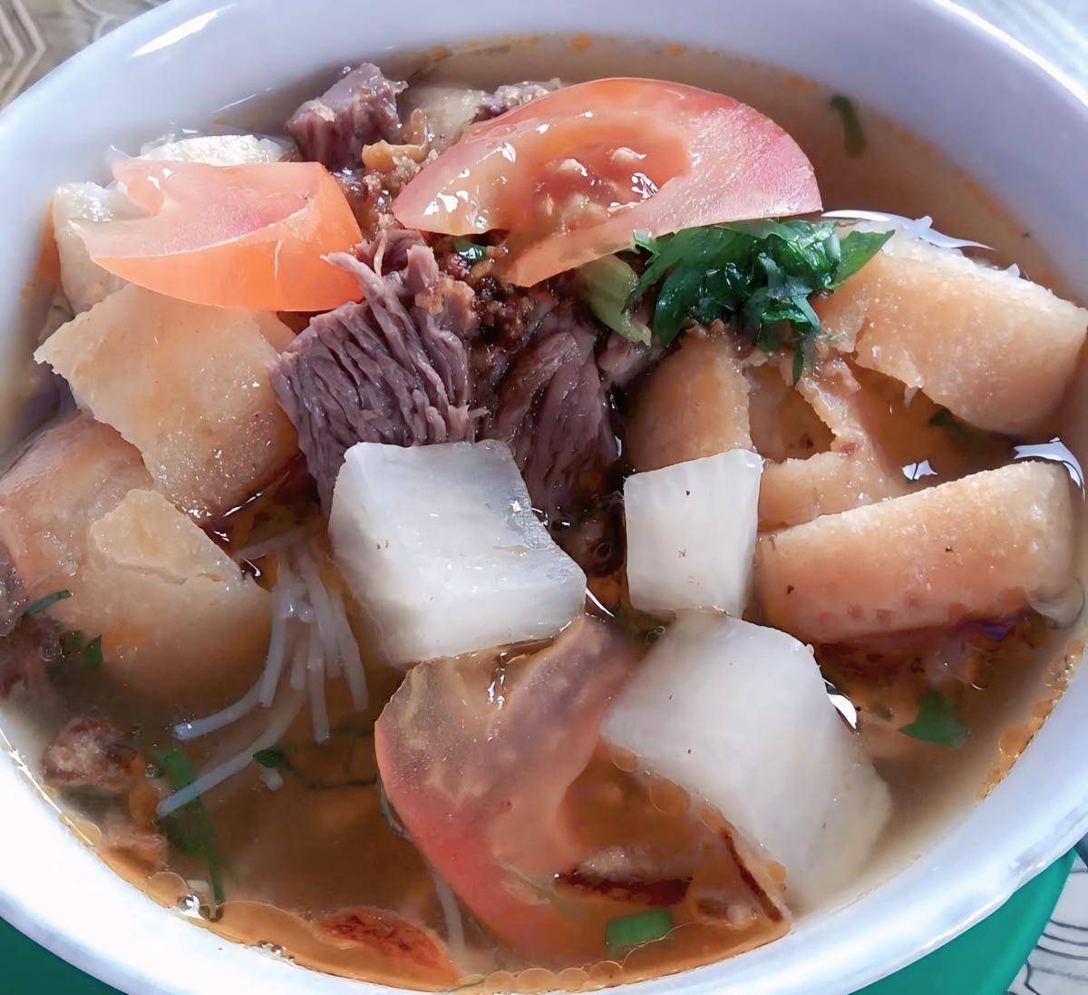 Soto Mie Mang Bule (google.com/maps/Tria Aisyah)