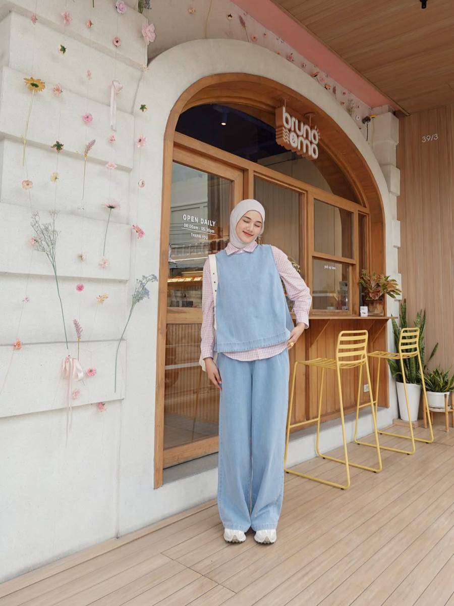 ide mix and match outfit kuliah ala Rania Sukandari (instagram.com/raniaskdr_)
