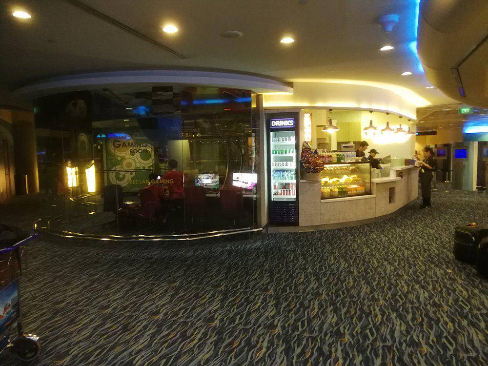 Entertainment Deck terminal 2 Changi (tripadvisor.com/James T)