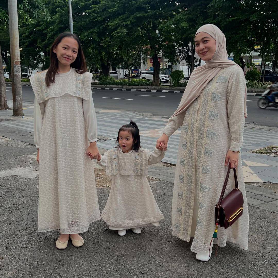inspirasi OOTD ibu-anak ala Dian Ayu Lestari (instagram.com/dianayulestari)