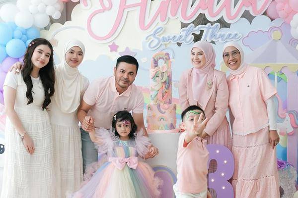 Ulang Tahun ke-3 Amala (Instagram.com/_irishbella_)