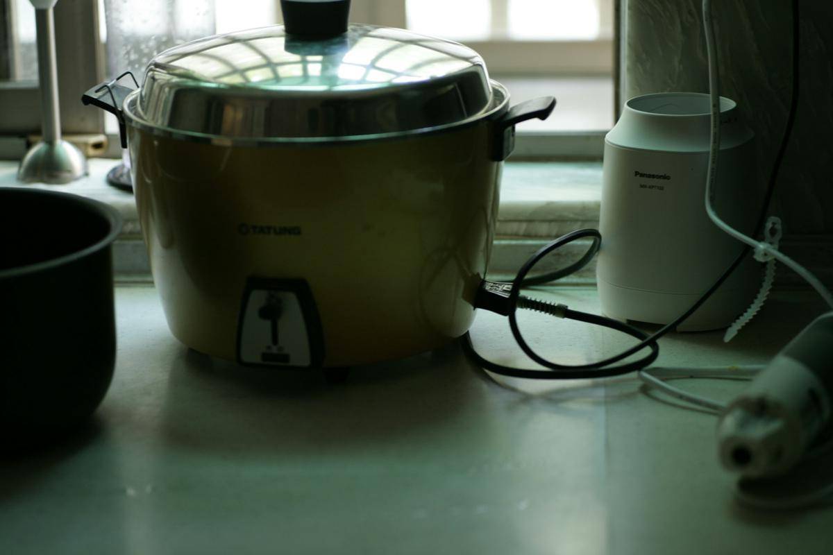 ilustrasi memasak dengan magic jar (unsplash.com/MChe Lee)