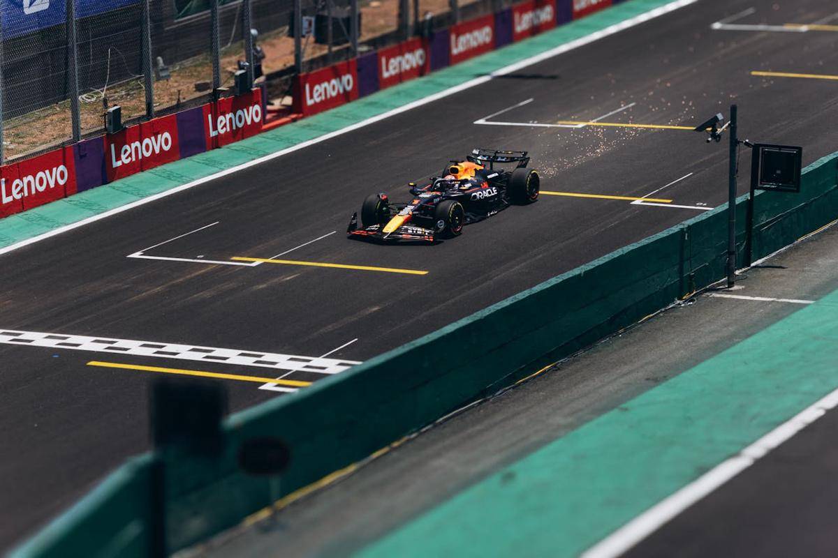 potret mobil Formula 1