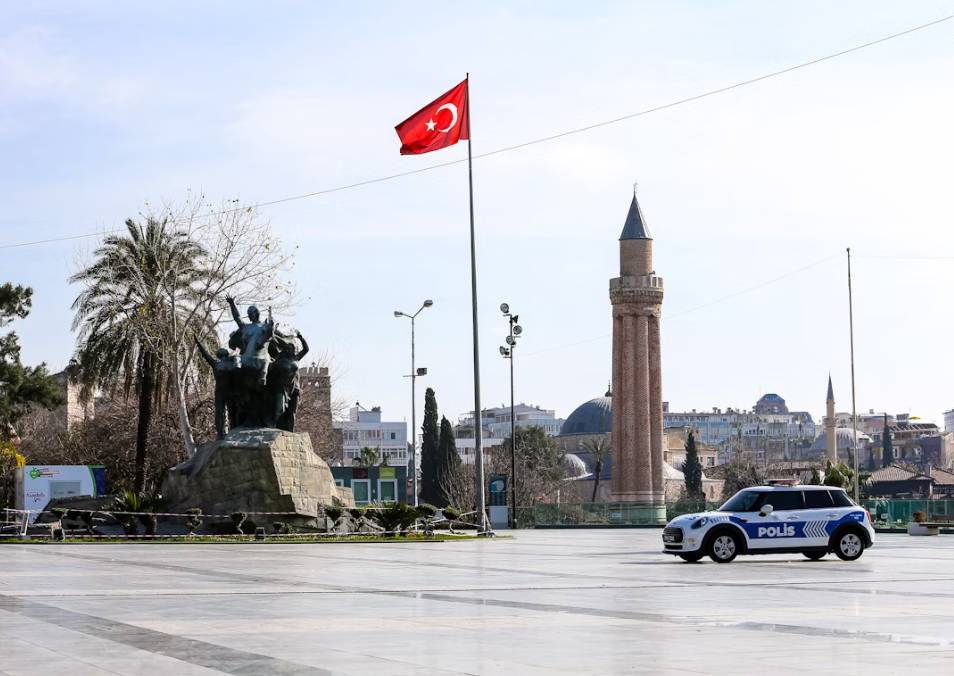 kota Tarsus, Turki (unsplash.com/suheylburak)