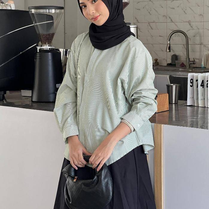 BWBYAZ - Pattern Oversized Shirt (shopee.co.id/bwbyaz)