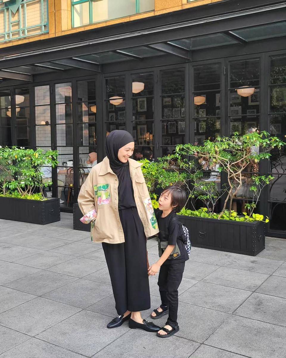 inspirasi OOTD ibu-anak ala Dian Ayu Lestari (instagram.com/dianayulestari)