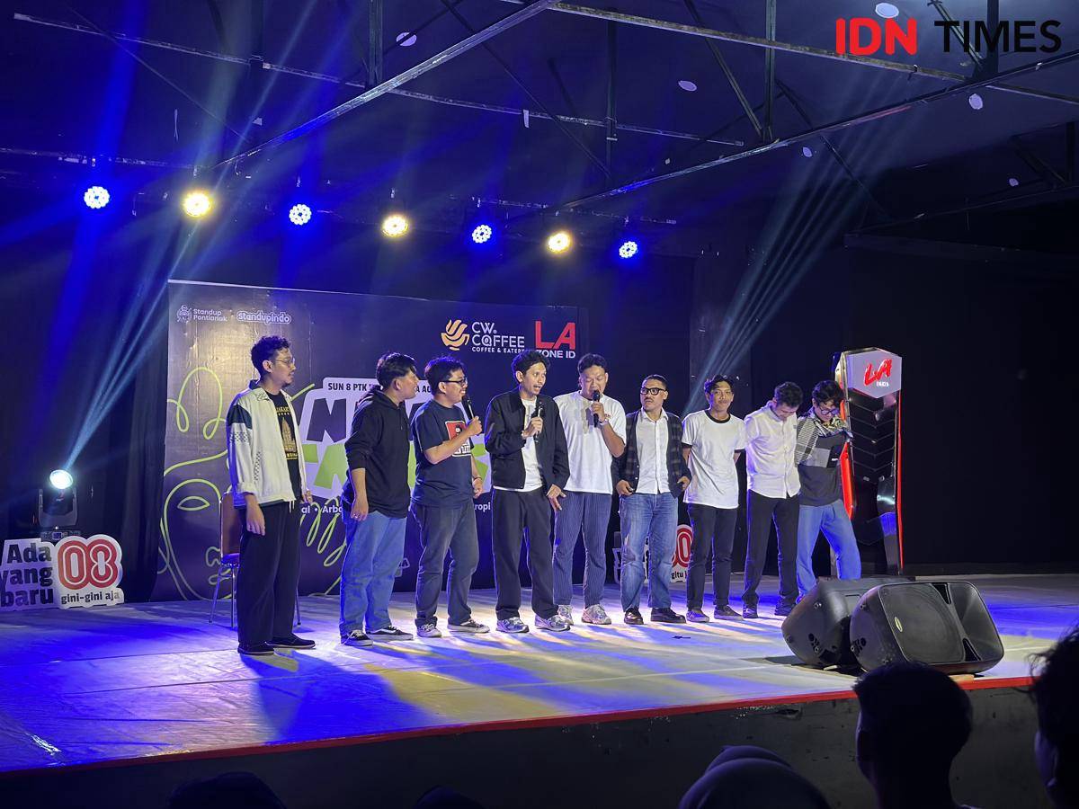 Standup Indo Pontianak gelar Stand-Up Nite ke-8.