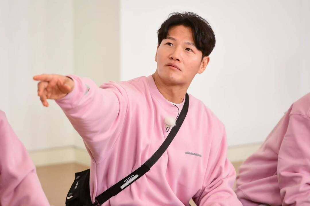 Kim Jong Kook di variety show Running Man (dok. SBS/Running Man)