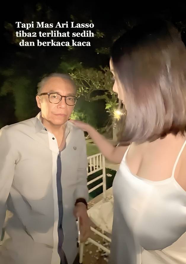 Ari Lasso makan malam romantis dengan Dearly Desiana