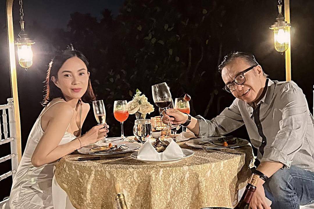 Ari Lasso makan malam romantis dengan Dearly Desiana