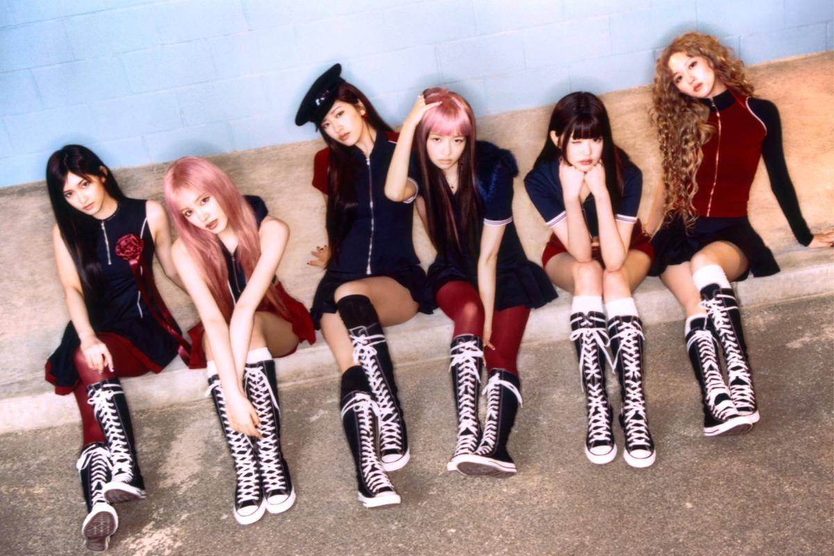 potret IVE di mini album IVE SECRET (x.com/IVEstarship)