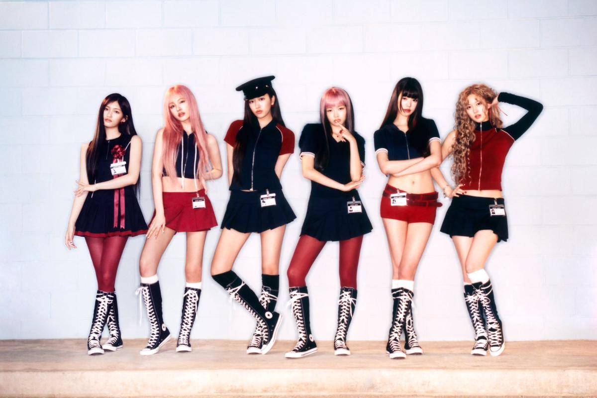 potret IVE di mini album IVE SECRET (x.com/IVEstarship)
