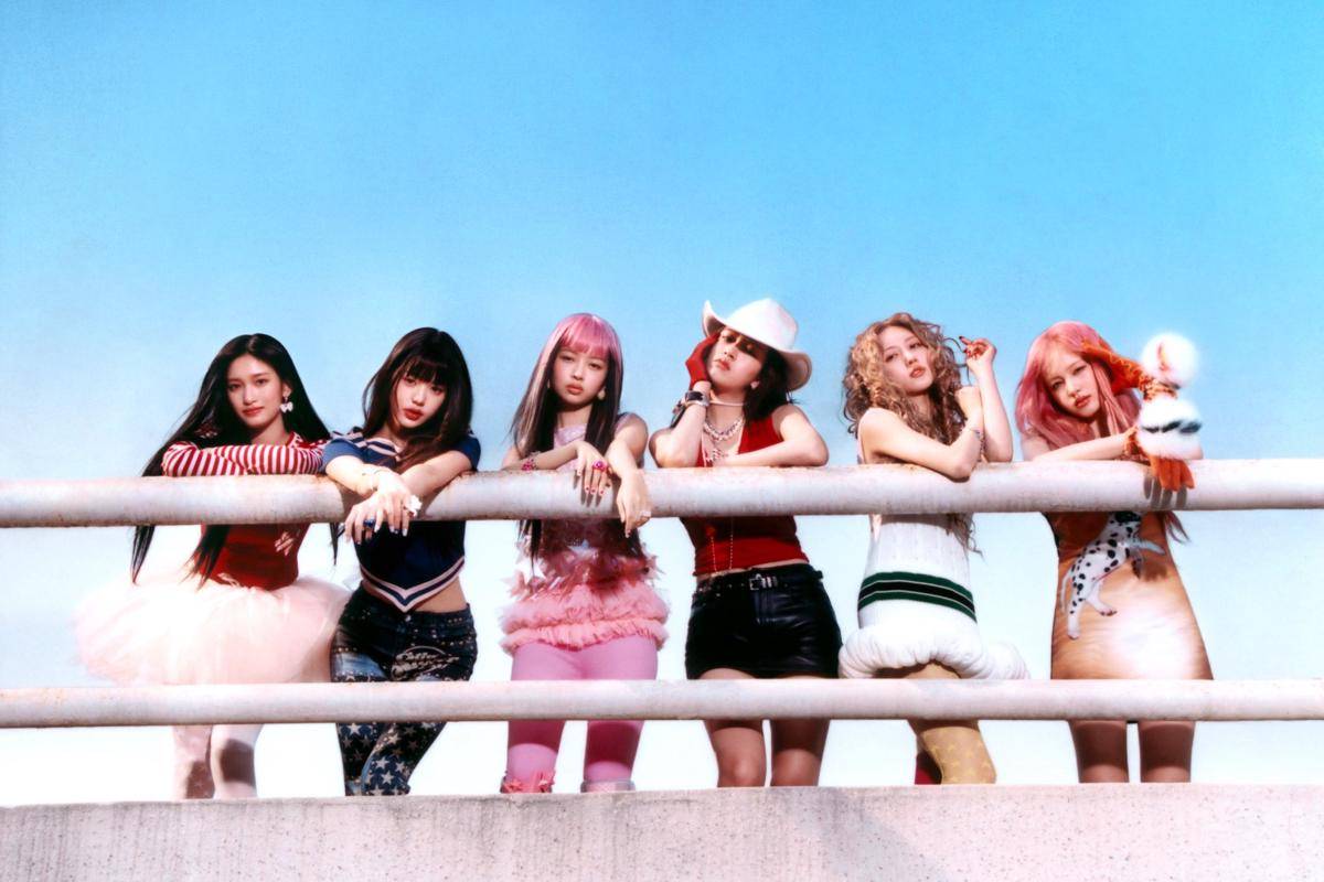 potret IVE di mini album IVE SECRET (x.com/IVEstarship)
