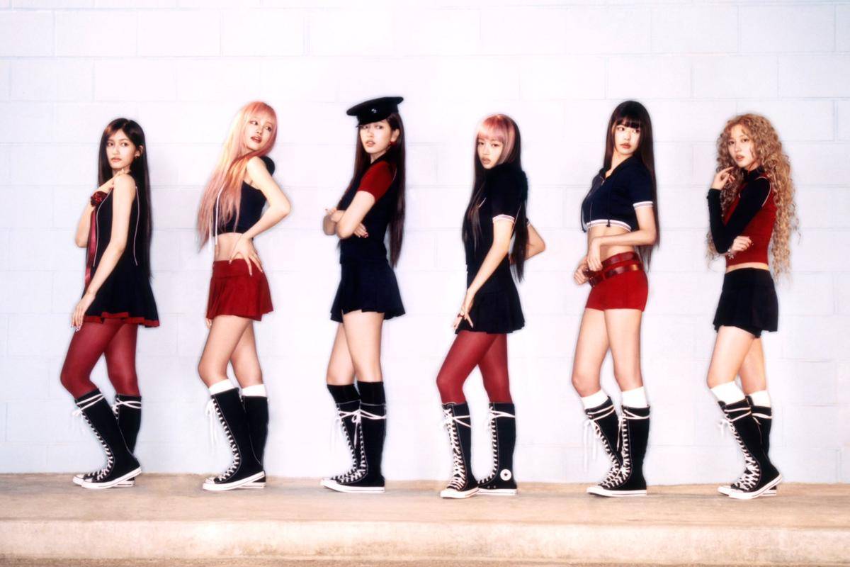 potret IVE di mini album IVE SECRET (x.com/IVEstarship)