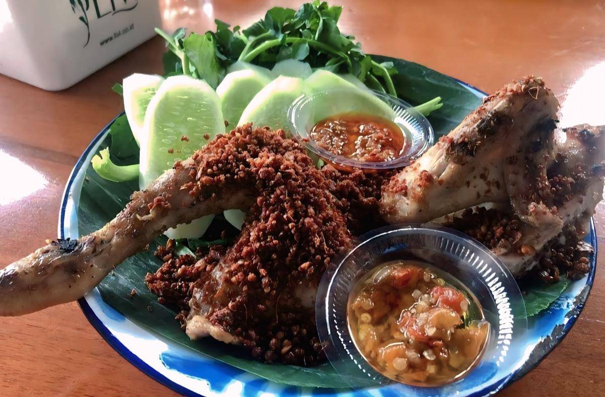 Ayam Asap Panggang Ceu Noa (google.com/maps/Leny Maharany)