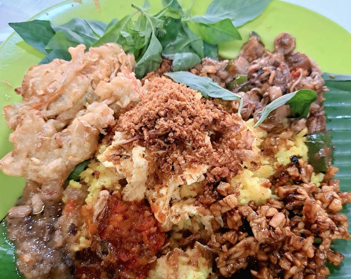 Nasi Kuning dan Uduk Pandu Ny. Shelvy (google.com/maps/anwar zain)