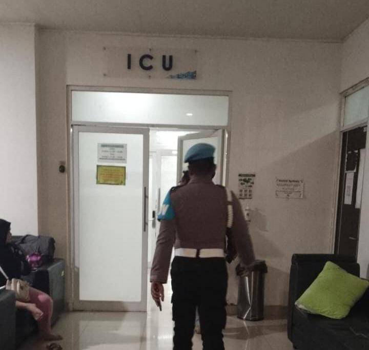 Polisi saat datangi ruang ICU Agara