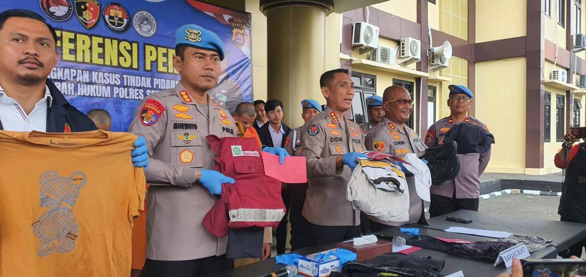 Polisi dalam konferensi pers terkait pengeroyokan wartawan dan staf Kementerian LH (Dok. Khaerul Anwar)