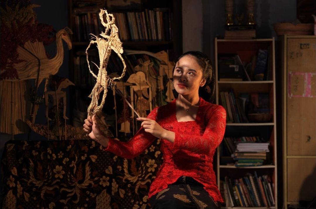 Potret Anisyah Padmanila Sari, founder Wayang Kebon (instagram.com/anisyahpadma)
