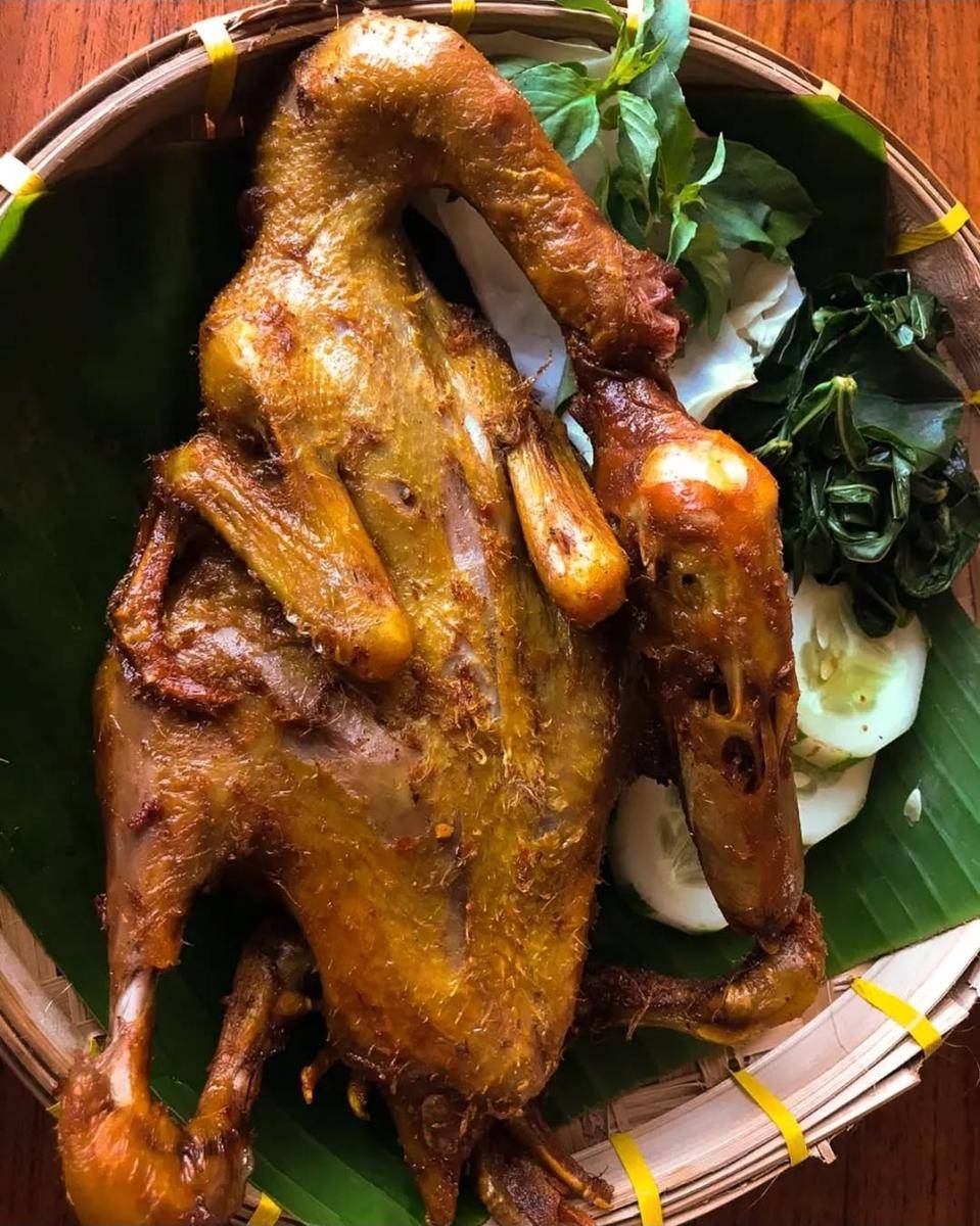 Potret Bebek Goreng Mbah Mangoen Soemarto (instagram.com/bebekgorengmbahmangoensoemarto)