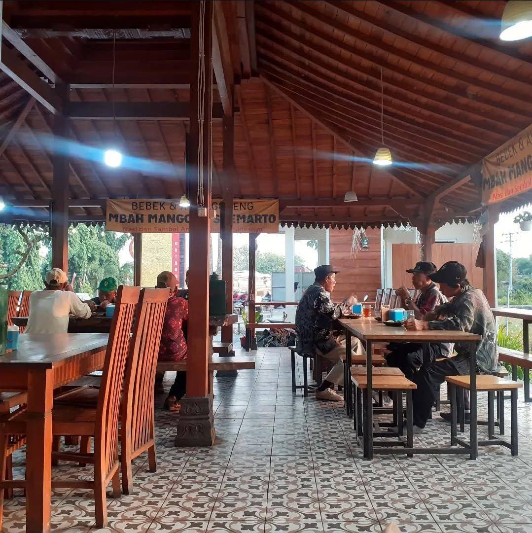 Potret Bebek Goreng Mbah Mangoen Soemarto (instagram.com/bebekgorengmbahmangoensoemarto)