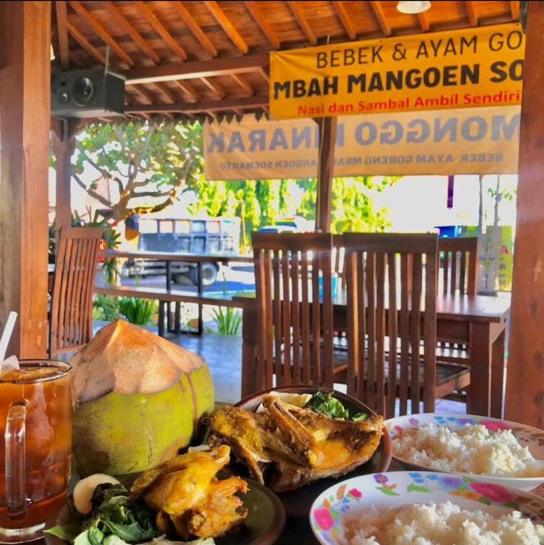 Potret Bebek Goreng Mbah Mangoen Soemarto 