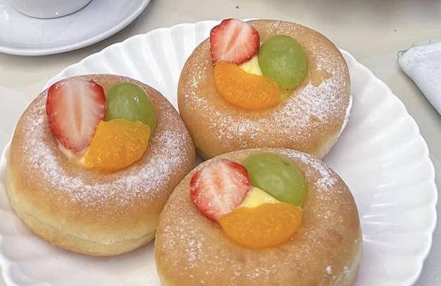 Donat buah (instagram.com/@meina83)