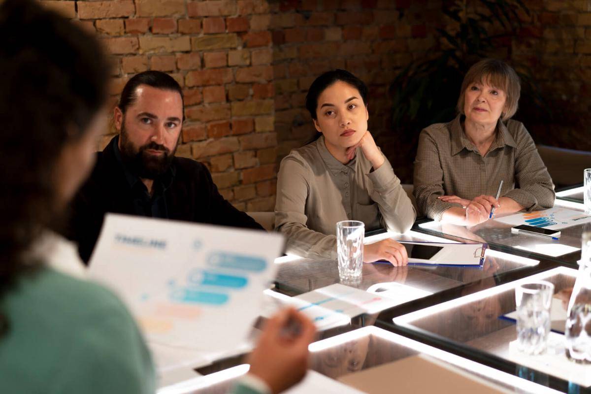 ilustrasi meeting (freepik.com/freepik)