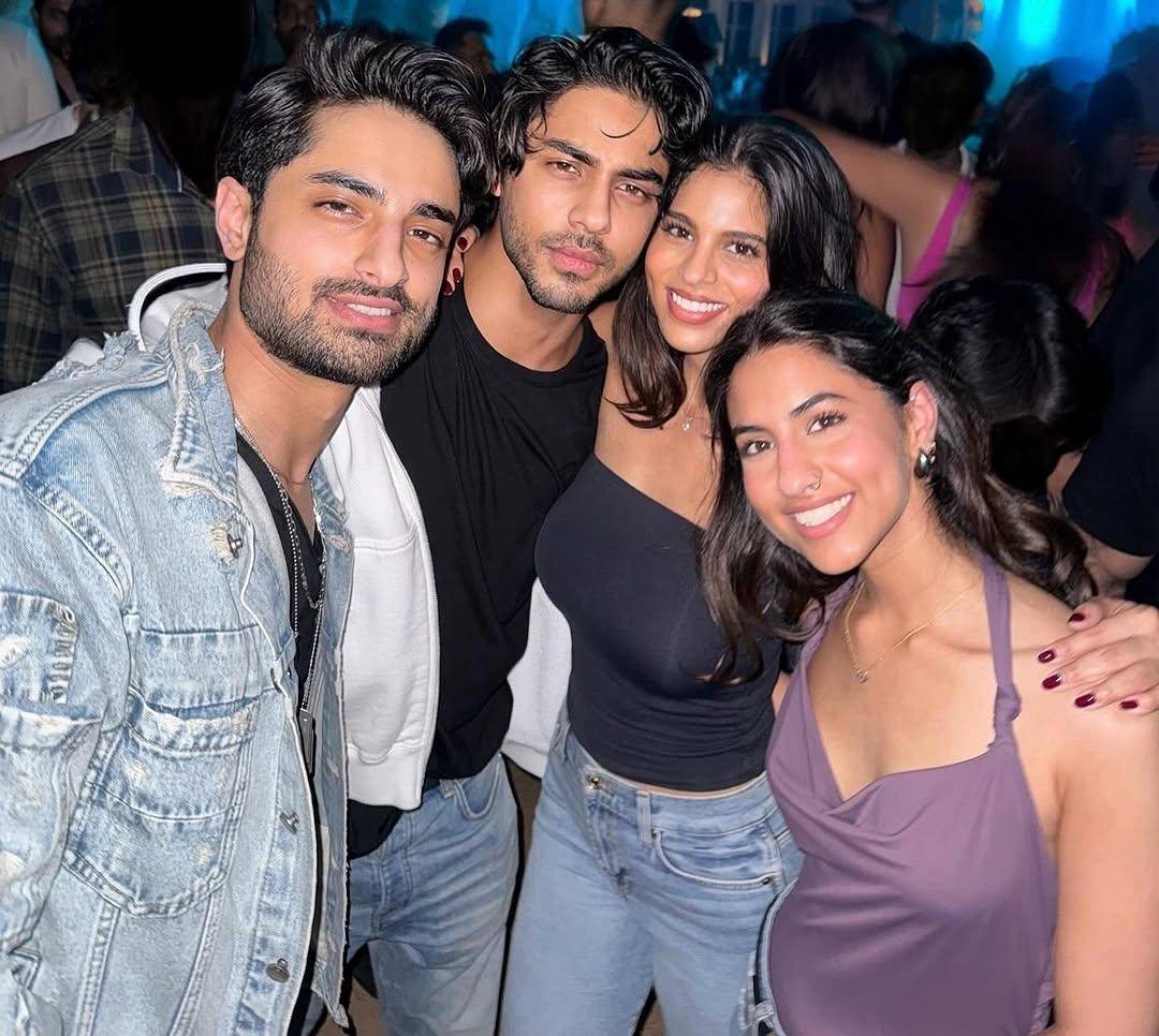 potret Aryan Khan dan sahabat