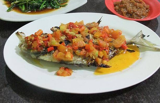 ilustrasi ikan bakar dabu-dabu 