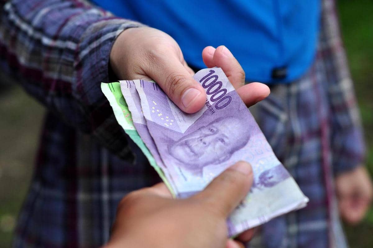 ilustrasi transaksi (vecteezy.com/Dani Daniar)