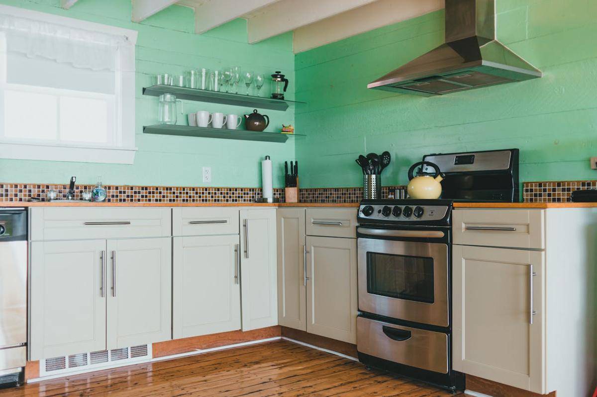 ilustrasi cat dapur sage
