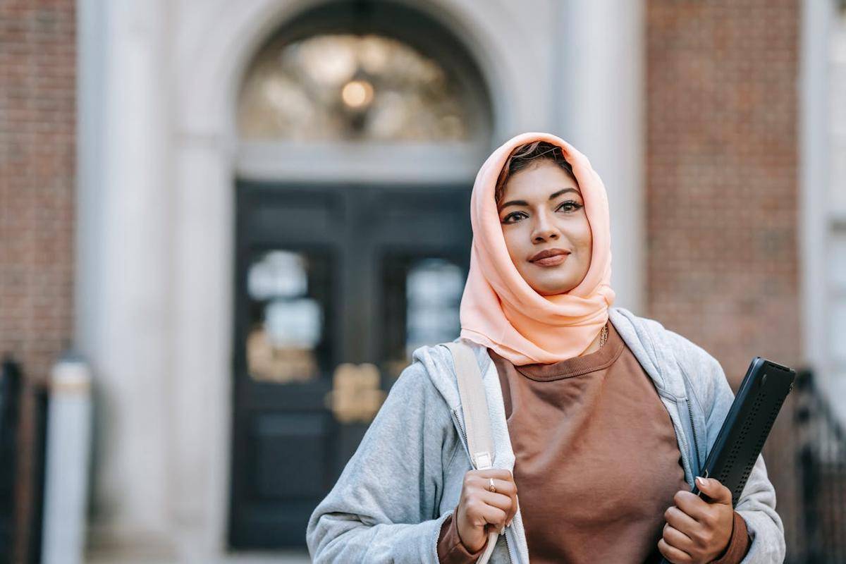 Ilustrasi mahasiswa (pexels.com/Photo by Keira Burton)