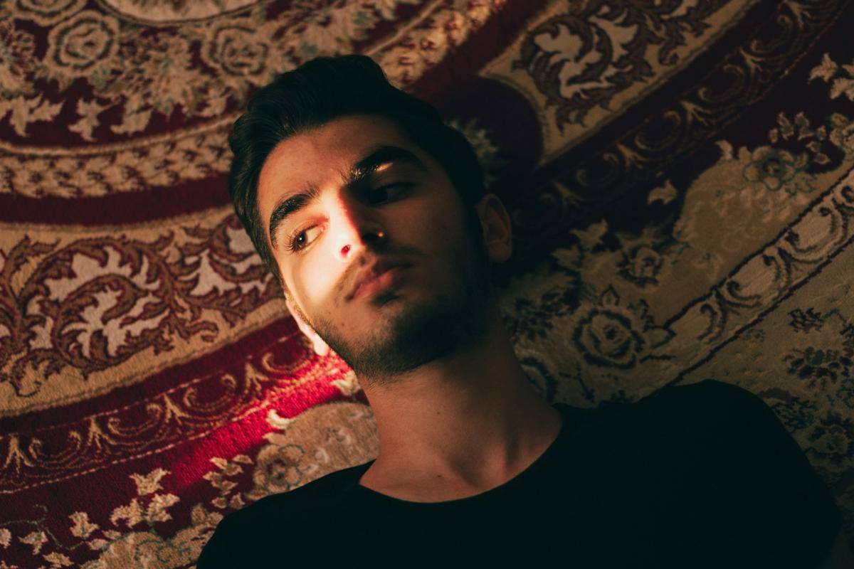 ilustrasi mengubah cara pandang tentang hidup (unsplash.com/Sajjad Ahmadi)