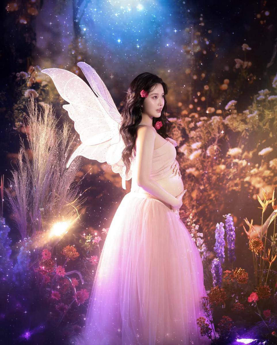 Maternity shoot Nita Vior (instagram.com/nitavior)