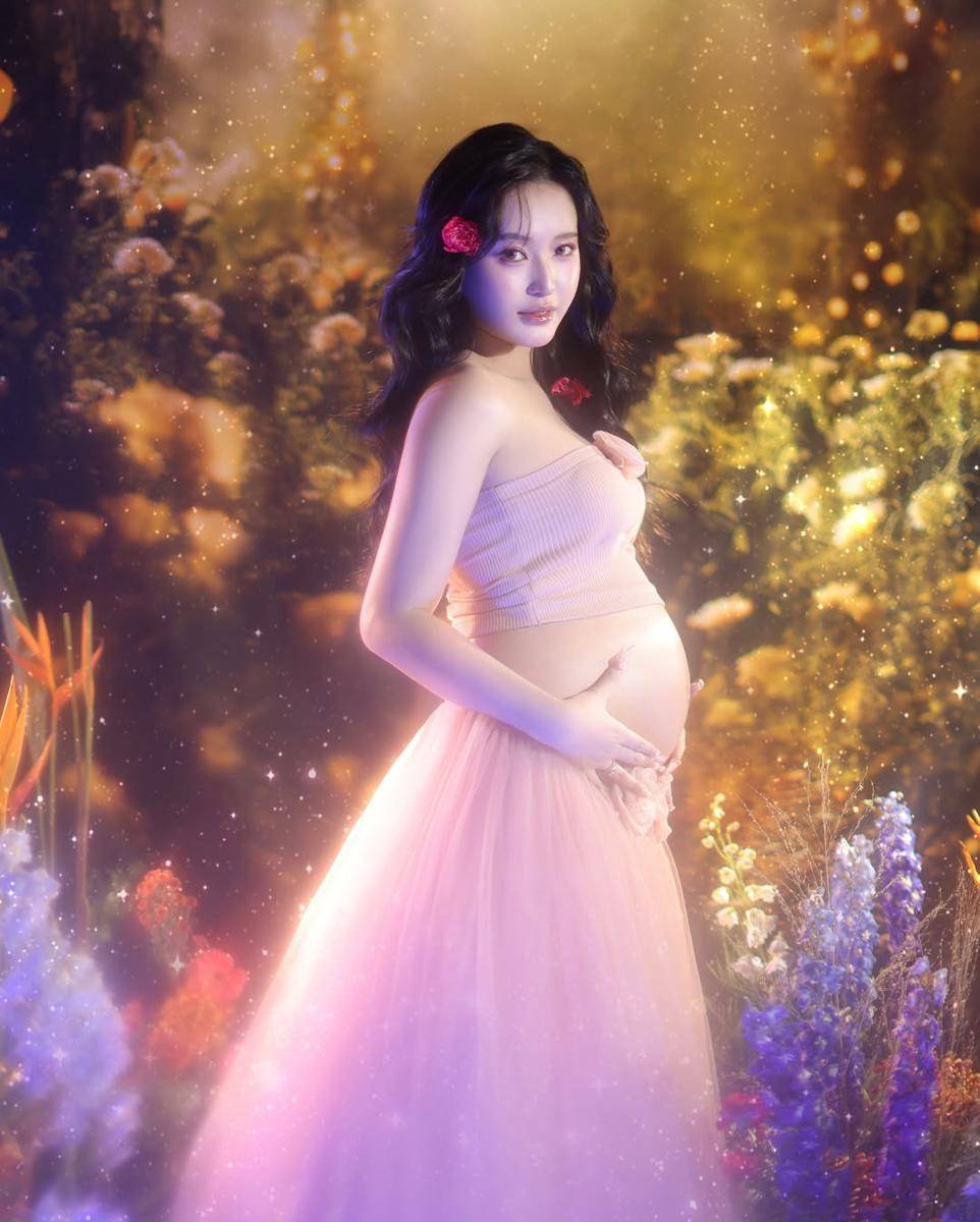 Maternity shoot Nita Vior (instagram.com/nitavior)