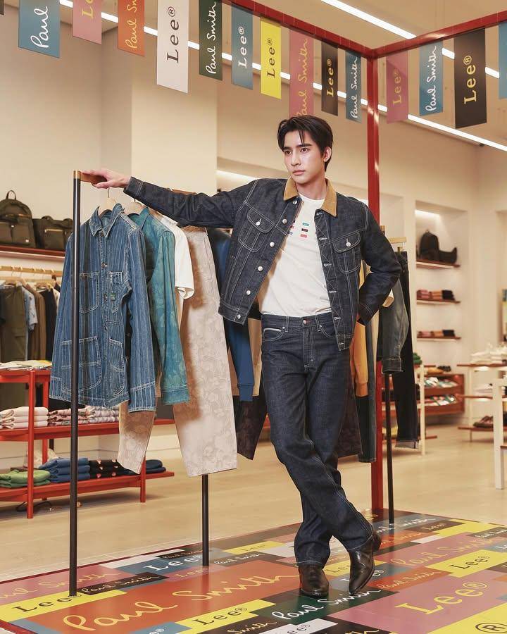outfit layering ala Earth Pirapat (instagram.com/theearthe)