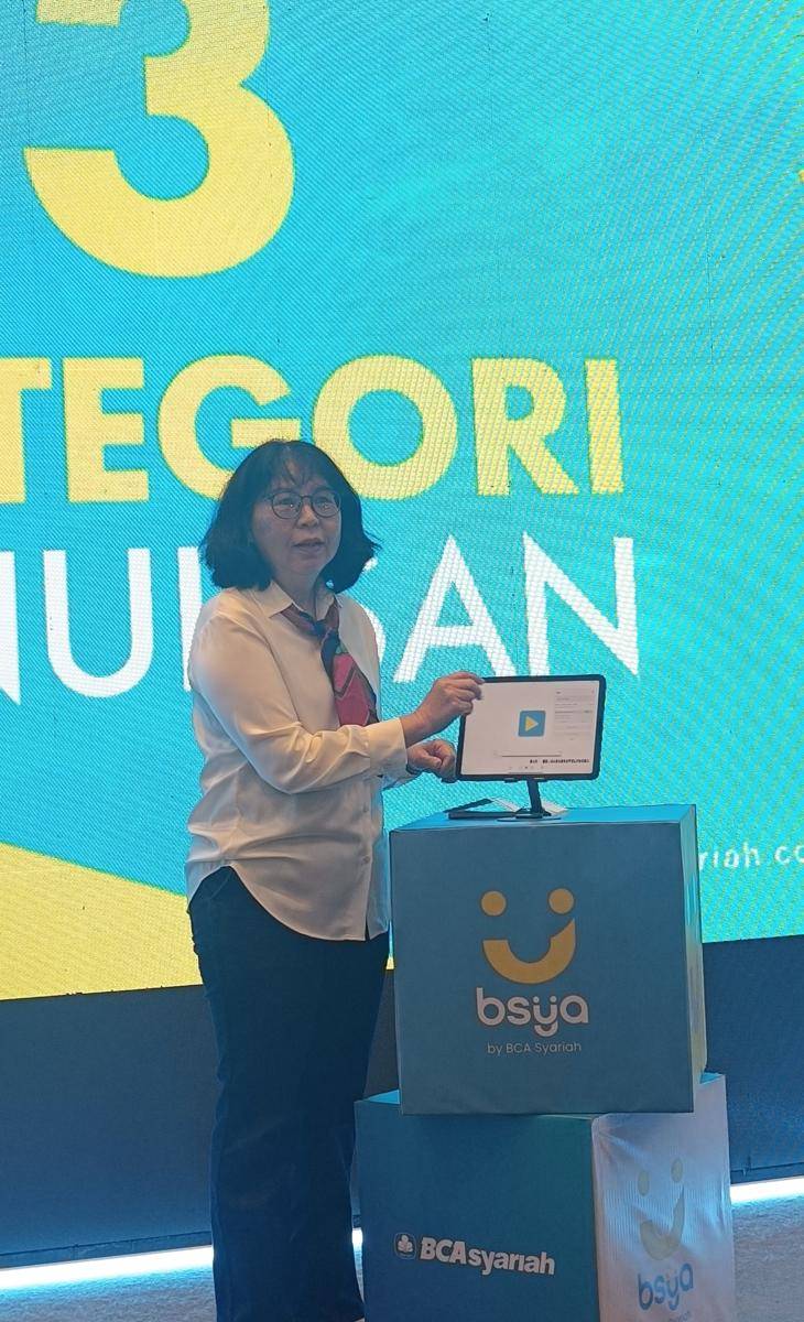Direktur BCA Syariah_Ina Widjaja.jpg