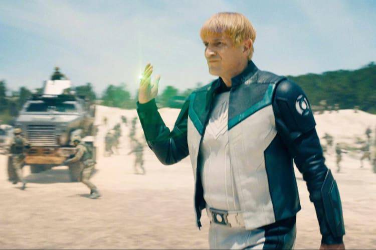 Nathan Fillion sebagai Guy Gardner