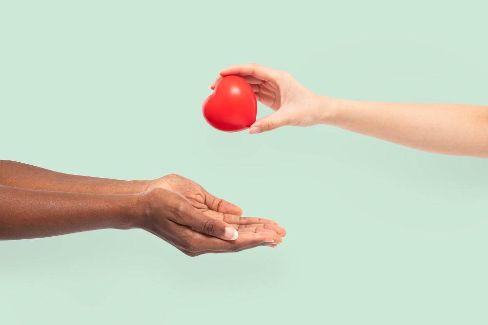 ilustrasi donasi organ (freepik.com/rawpixel.com)