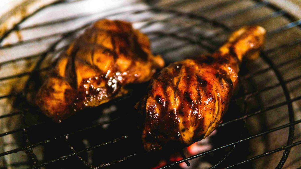 ilustrasi bakar ayam (unsplash.com/Vaishnav Chogale)