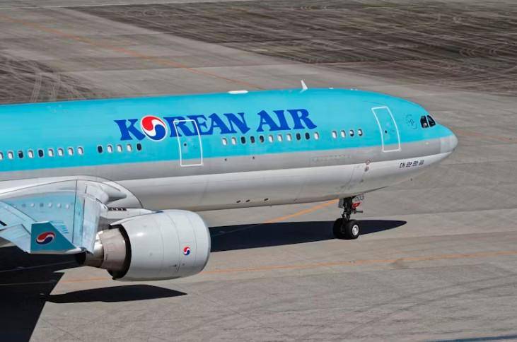 Korean Air (unsplash.com/Takashi Miyazaki)