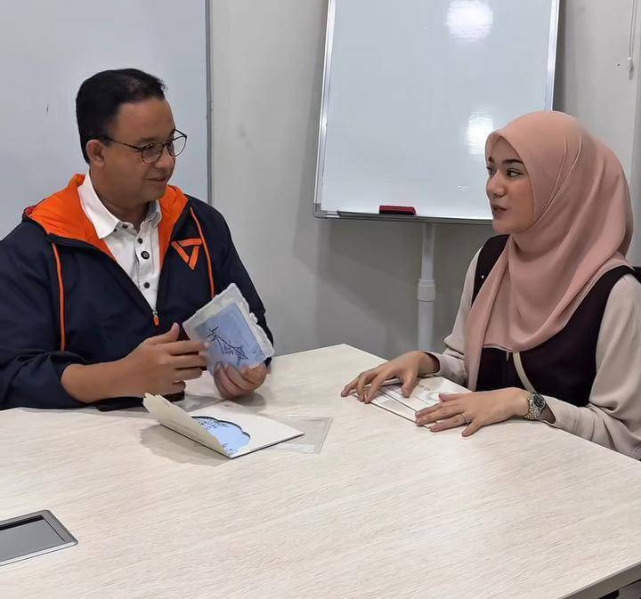 potret Clara Shinta beri undangan nikah ke Pak Anies dan Pak Tom