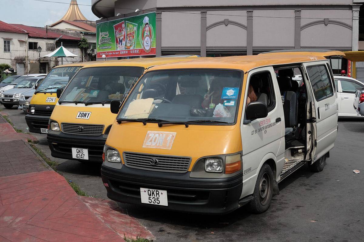 potret minibus di Malaysia (commons.wikimedia.org/Ilya Plekhanov)