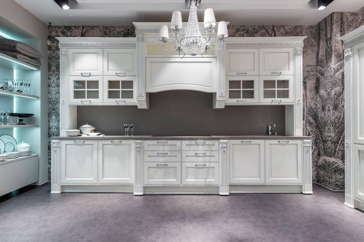 Ilustrasi kabinet dapur eropa klasik (pexels.com/Max Vakhtbovycn)