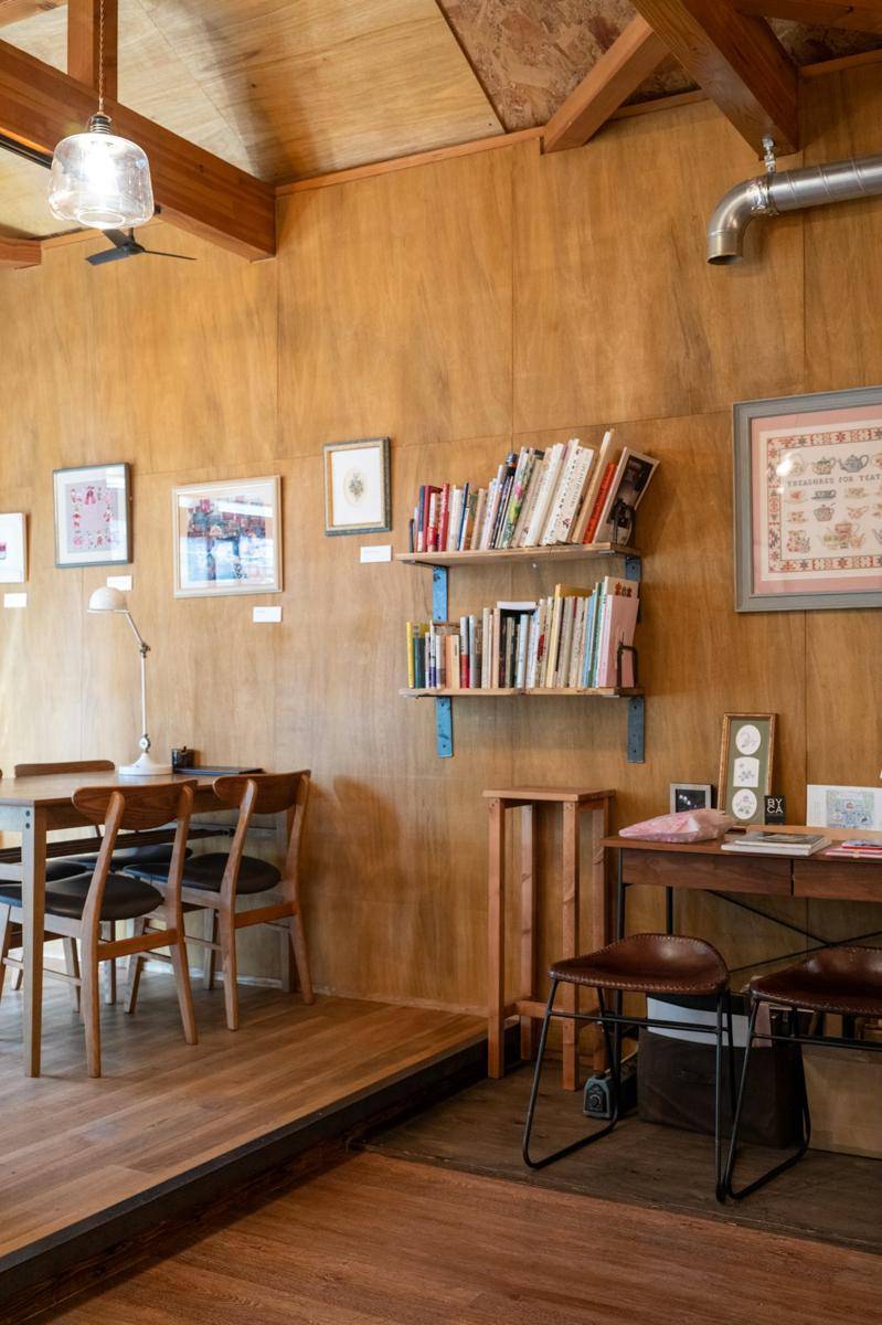 Ilustrasi kafe buku (unsplash.com/koujitsuru)