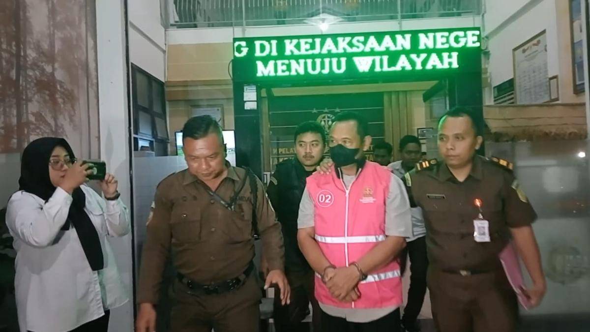 Kejari Magetan tetapkan dua orang tersangka dugaan korupsi pengadaan gamelan di Dikpora. IDN Times/Riyanto.