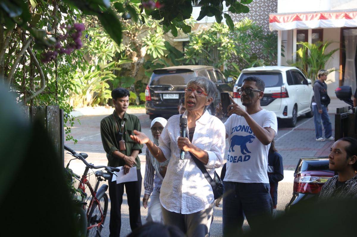 Direktur Kedai Kebun Forum, Yustina Neni