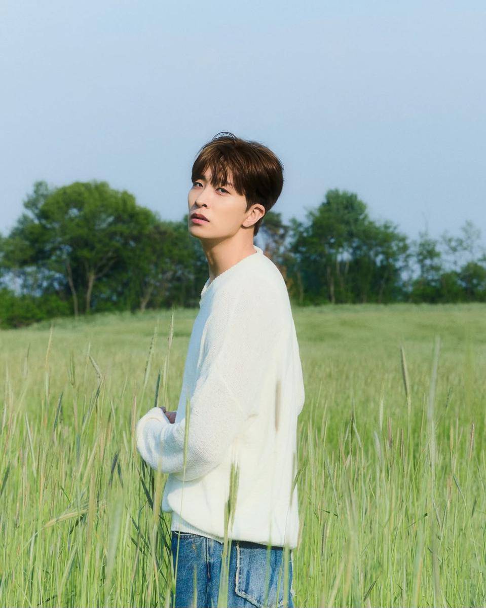 potret Youngjae GOT7 (instagram.com/andbut_company)