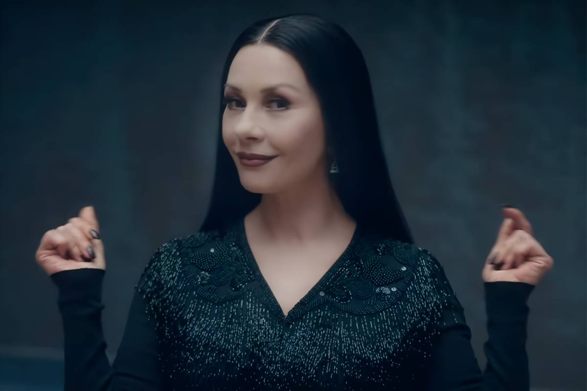 potret Morticia Addams